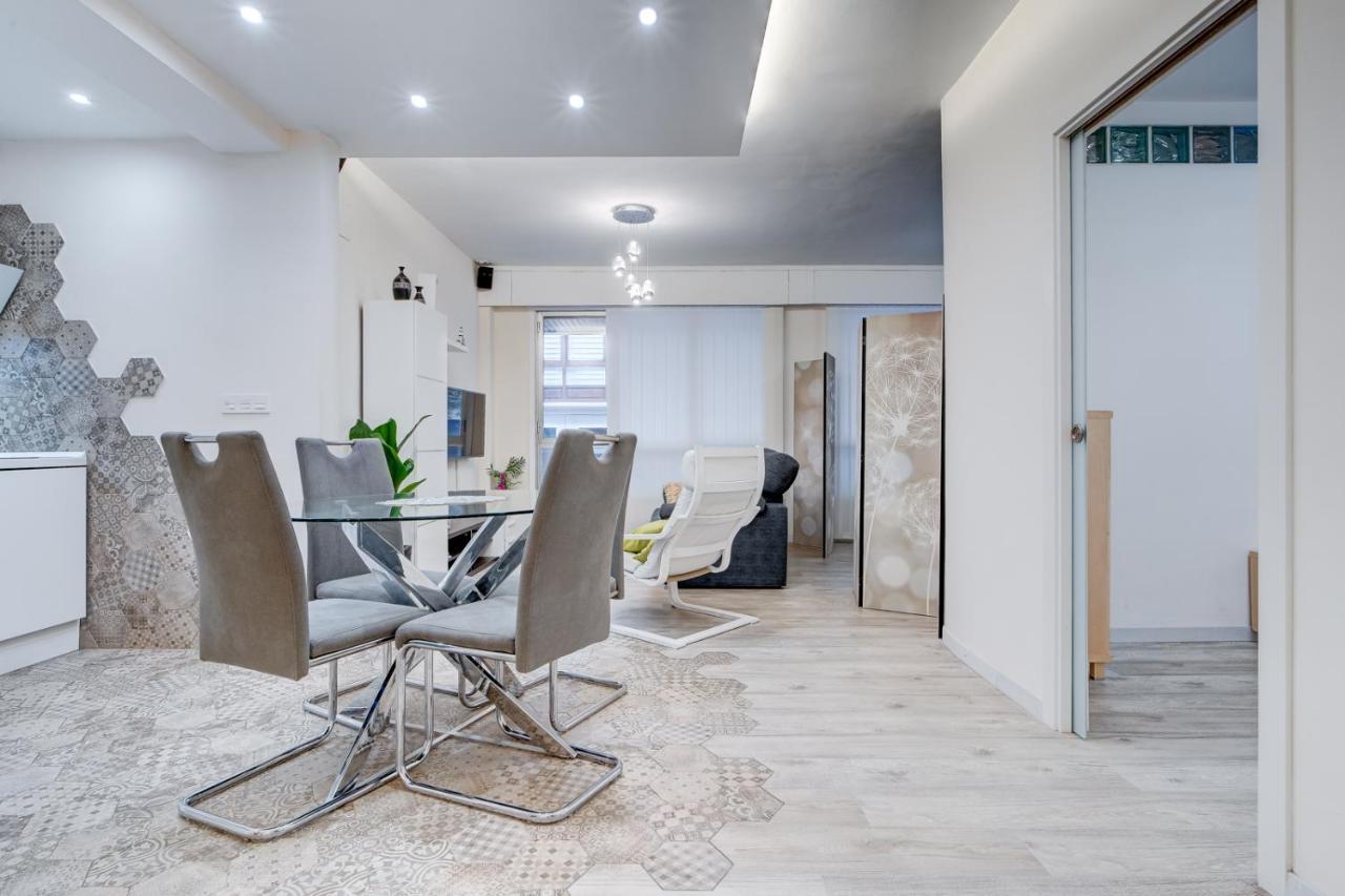Precioso Apartamento Cercano Al Mar, Parking, 4 Pax Хондарибия Екстериор снимка