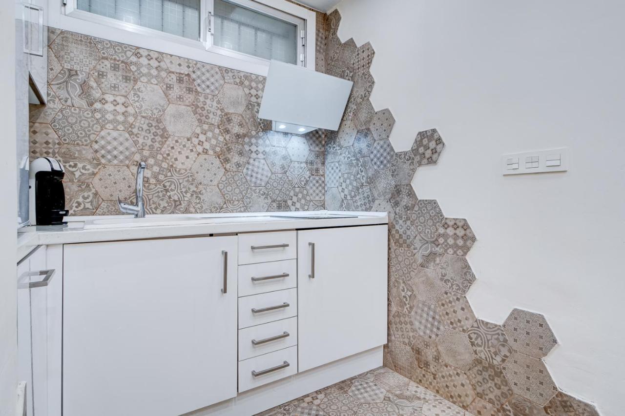 Precioso Apartamento Cercano Al Mar, Parking, 4 Pax Хондарибия Екстериор снимка